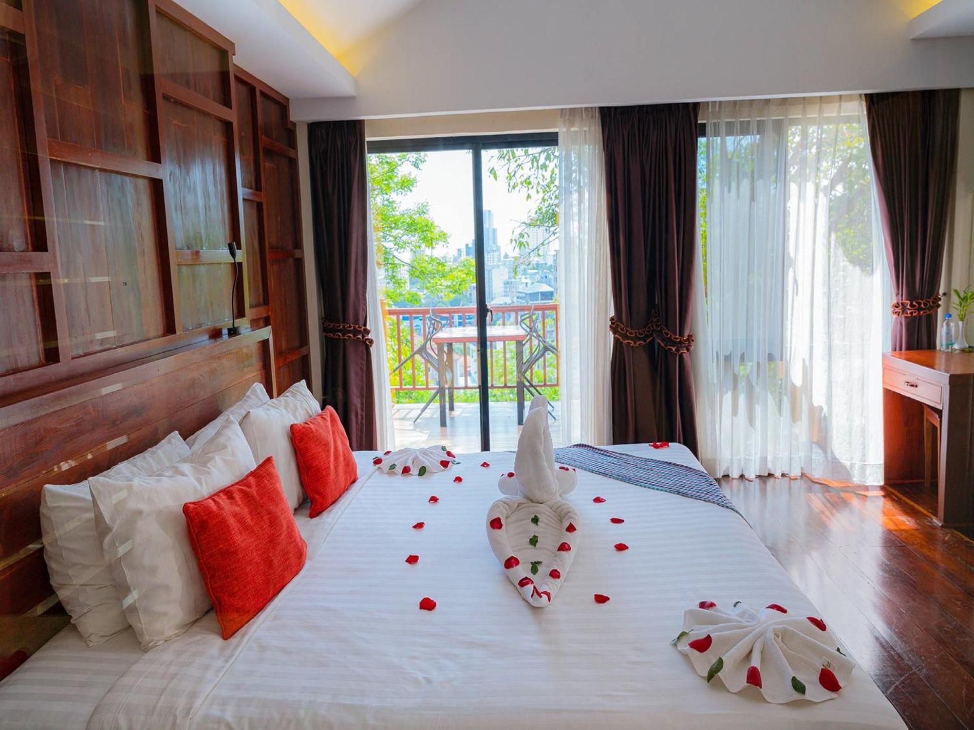 360 Resort Sihanoukville Exterior foto